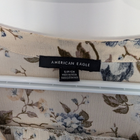 American Eagle - Bohemian - Floral - Size Small - Like New - Picture 3 of 5
